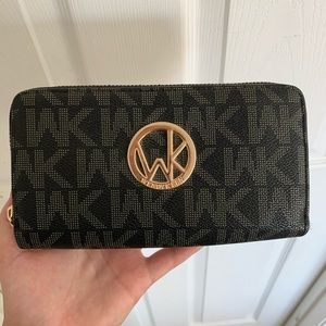 Wendy Keen wallet